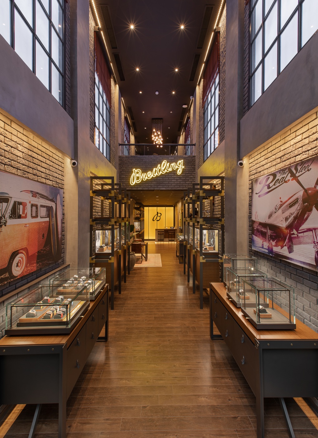 Thương hiệu Breitling khai trương flagship boutique tại Hà Nội - 3 Thương hiệu Breitling khai trương flagship boutique tại Hà Nội - 3