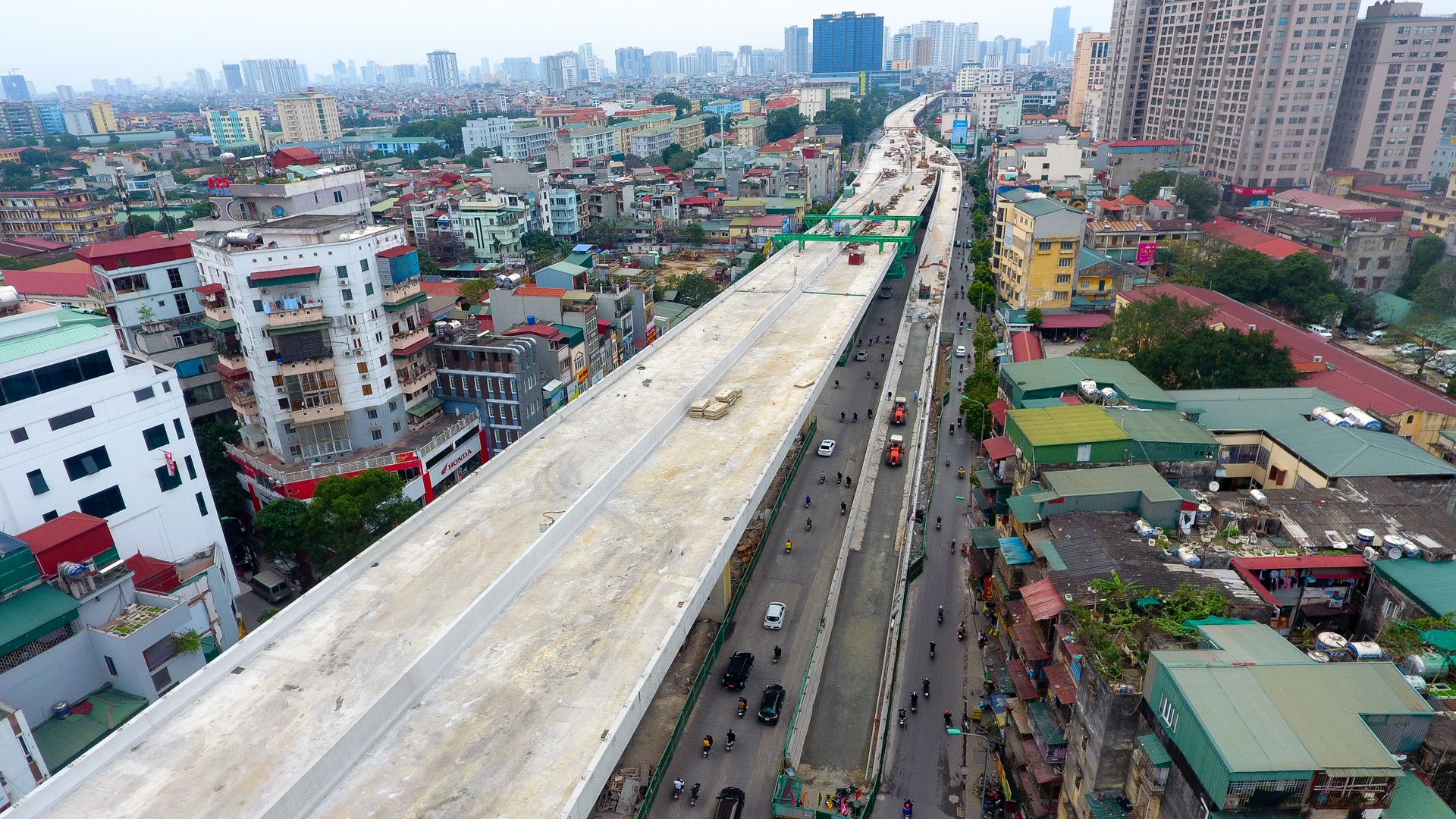 Đại công trường trên cao 9.400 tỷ xuyên đường cong mềm mại ở Hà Nội - 14