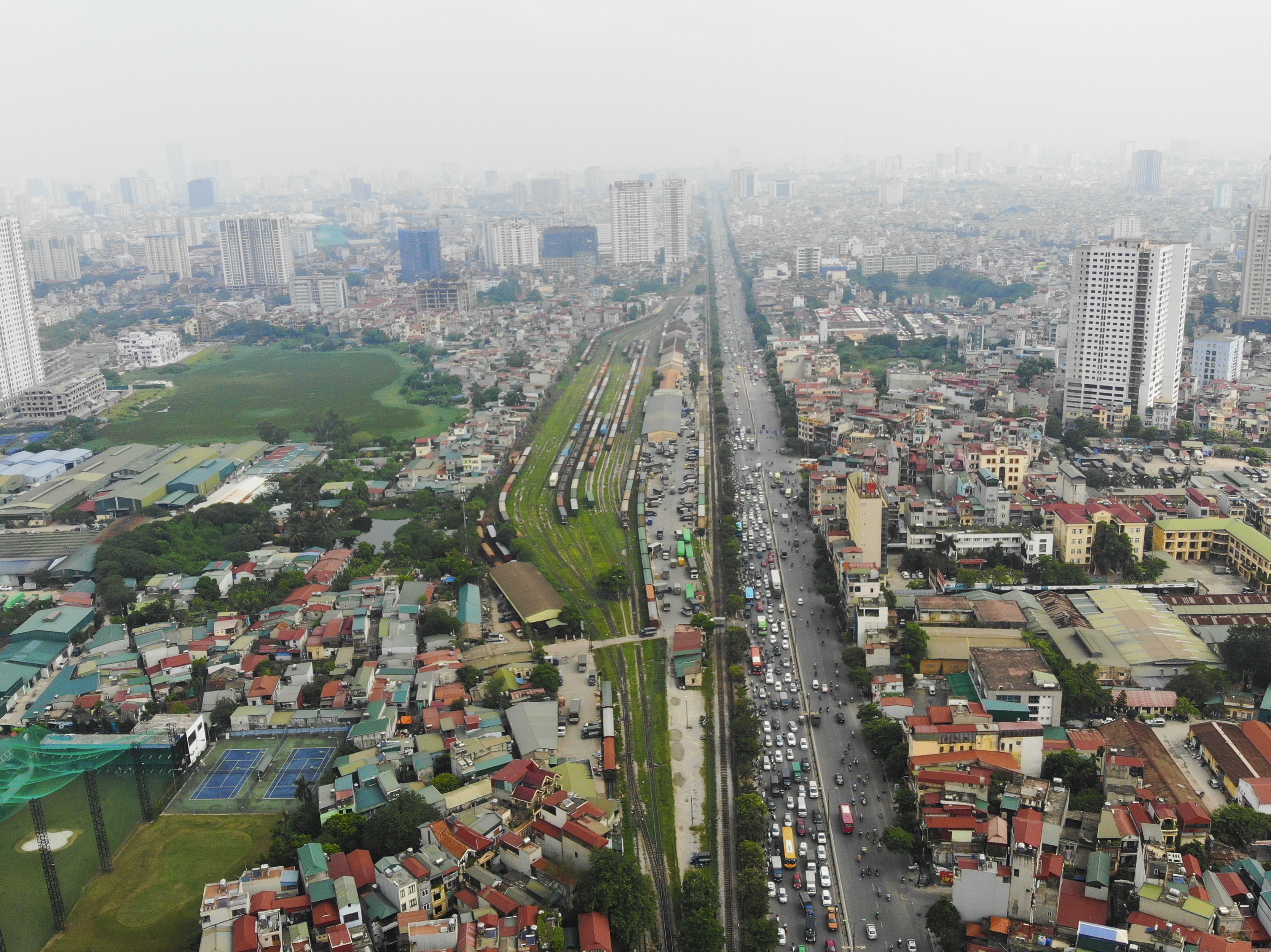 Giao thông “nghẹt thở” tại những ngã tư sắp xây dựng hầm, cầu vượt ở Hà Nội