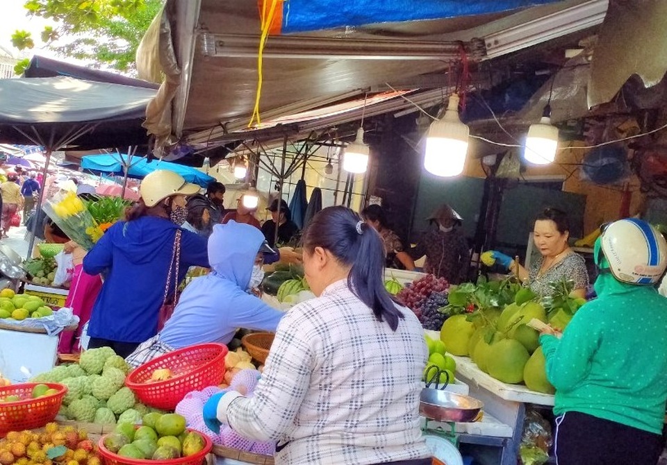 Hội An: Chợ âm phủ đìu hiu, người bán mỏi mắt ngóng trông... khách! - 4 Hội An: Chợ âm phủ đìu hiu, người bán mỏi mắt ngóng trông... khách! - 4