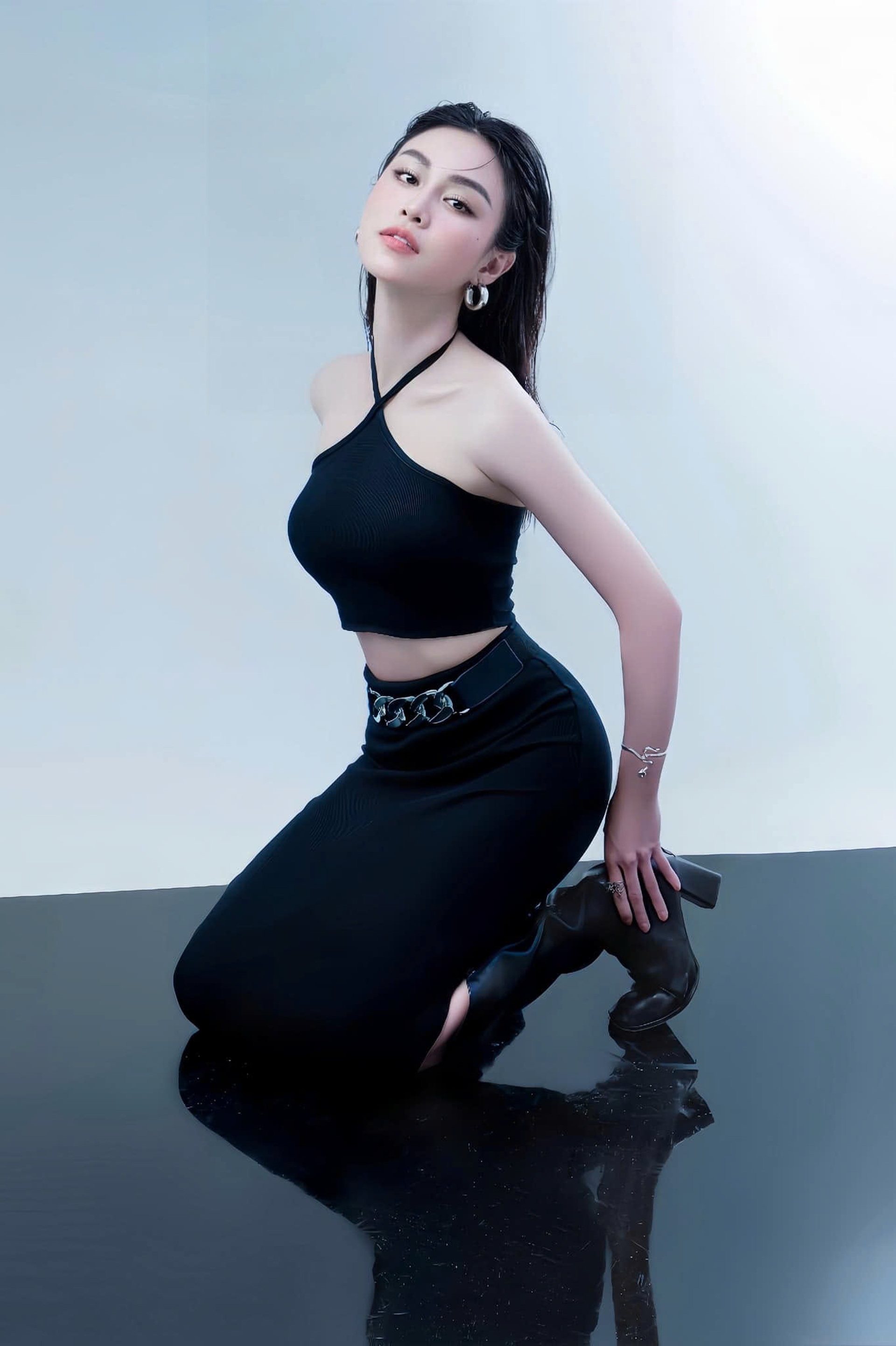 Đời thực gợi cảm, xinh đẹp của Quỳnh Châu Cách em 1 milimet - 12 Đời thực gợi cảm, xinh đẹp của Quỳnh Châu Cách em 1 milimet - 12