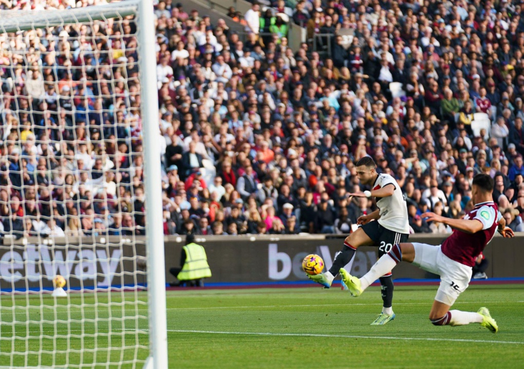 Man Utd thua West Ham bởi quả phạt đền gây tranh cãi - 1 Man Utd thua West Ham bởi quả phạt đền gây tranh cãi - 1