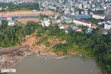 Nhiều nhà dân sụt lún, nghiêng, sập vì sống gần mỏ khai thác đất sét