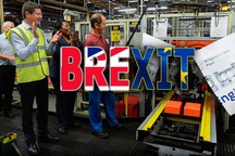 Ford doạ ngừng sản xuất tại Anh hậu Brexit