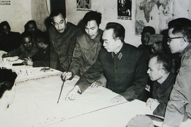 Chúc sức khỏe Đại tướng Võ Nguyên Giáp nhân ngày 22/12