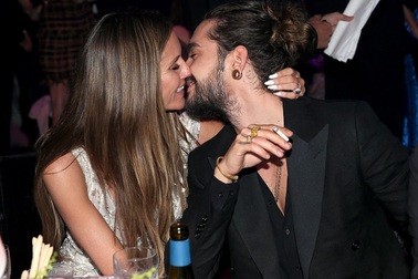 Khoảnh khắc ngọt ngào của 2 siêu mẫu bên bạn trai