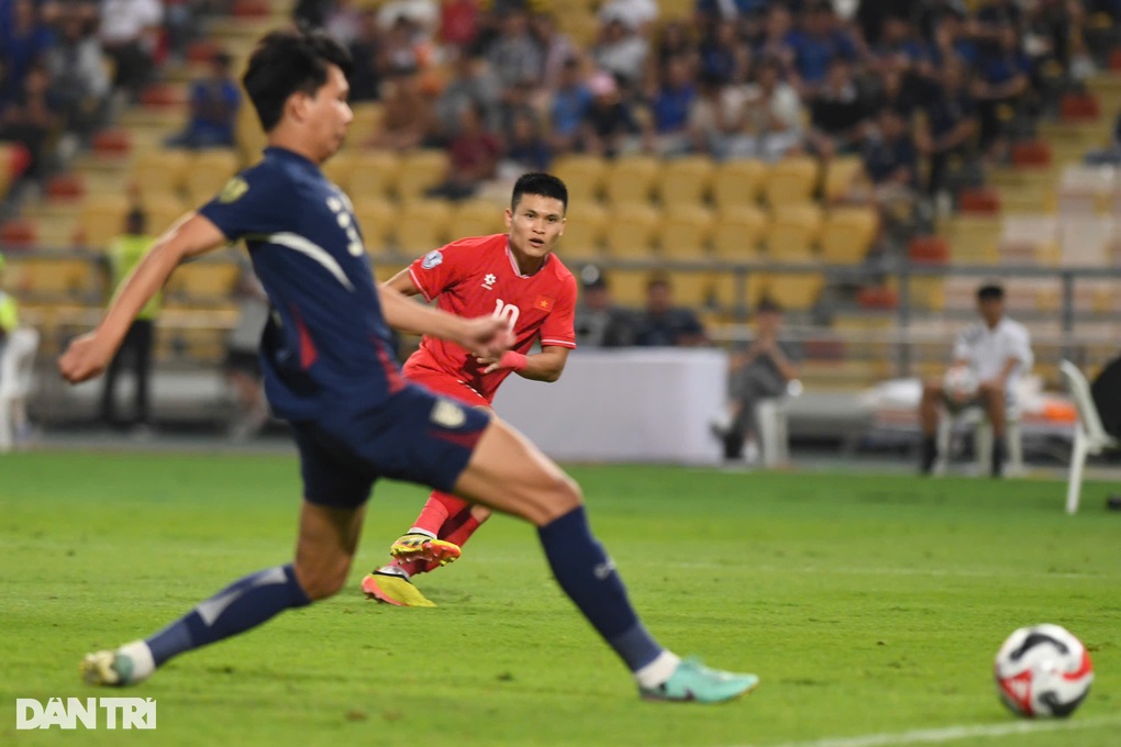 HLV Kim Sang Sik: Tôi khó chịu khi Thái Lan không chịu trả lại bàn thắng - 2