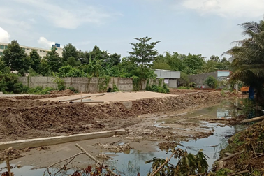 Nhận hàng nghìn khối cát giá ưu tiên rồi tuồn bán ra ngoài