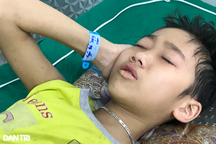 Người mẹ nghèo nuốt nước mắt đau đớn nhìn con đang quằn quại chết dần