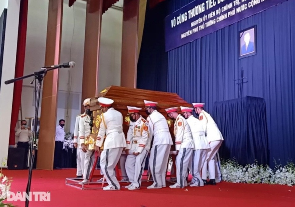 Nguyên Phó Thủ tướng Trương Vĩnh Trọng về nơi an nghỉ cuối cùng - 6 Nguyên Phó Thủ tướng Trương Vĩnh Trọng về nơi an nghỉ cuối cùng - 6