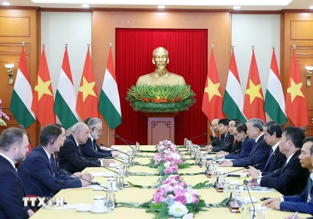 Tổng Bí thư: Việt Nam sẵn sàng là cầu nối giữa Hungary với khu vực Đông Nam Á - 2 Tổng Bí thư: Việt Nam sẵn sàng là cầu nối giữa Hungary với khu vực Đông Nam Á - 2