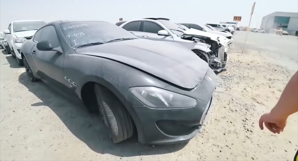 Vì sao ở Dubai có nhiều xe sang và siêu xe bị vứt bỏ như rác? - 1 Vì sao ở Dubai có nhiều xe sang và siêu xe bị vứt bỏ như rác? - 1