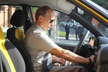Tổng thống Putin từng suýt làm tài xế taxi