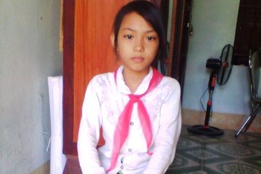 Nữ sinh nghèo nhặt được của rơi trả lại người đánh mất