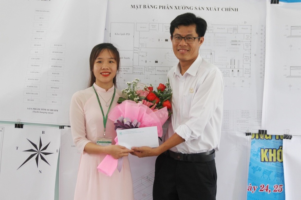 Vừa bảo vệ khóa luận, sinh viên được doanh nghiệp tuyển dụng ngay - 2 Vừa bảo vệ khóa luận, sinh viên được doanh nghiệp tuyển dụng ngay - 2