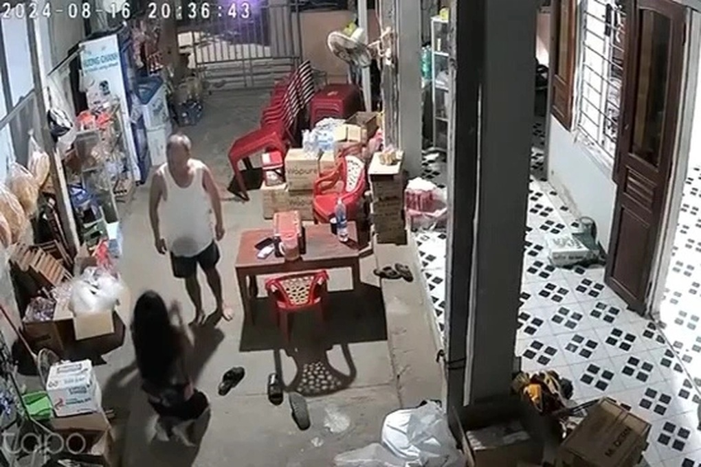 Lan truyền clip vợ bị chồng đánh dã man vì... ăn hết cá - 1 Lan truyền clip vợ bị chồng đánh dã man vì... ăn hết cá - 1