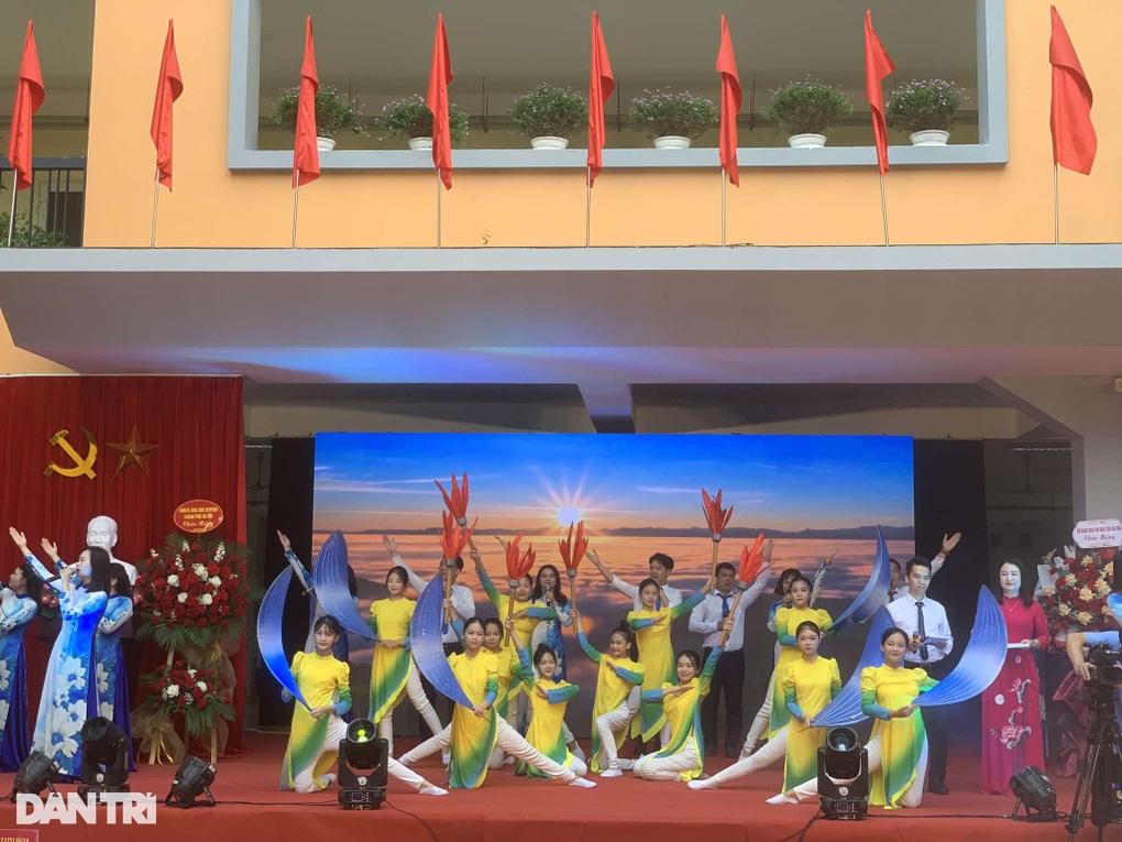 23 triệu học sinh cả nước chính thức bước vào năm học đặc biệt - 16 23 triệu học sinh cả nước chính thức bước vào năm học đặc biệt - 16