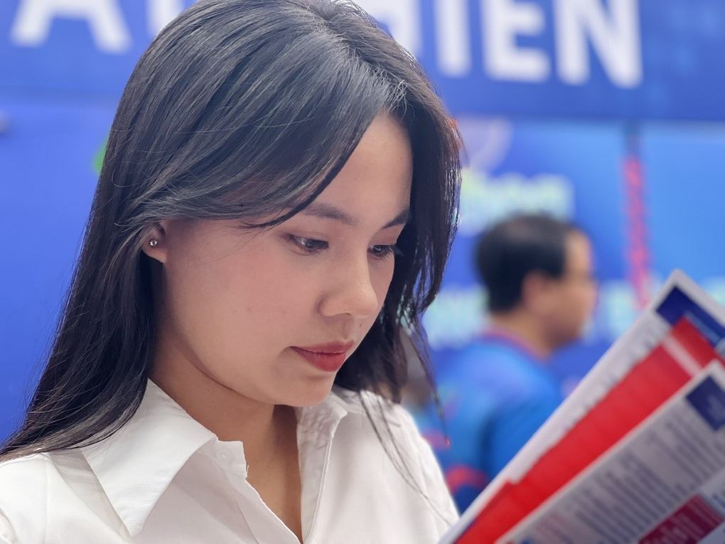 Nhiều trường từ chối học bạ, quyền Hiệu trưởng tuyên bố: Chúng tôi tuyển! - 2 Nhiều trường từ chối học bạ, quyền Hiệu trưởng tuyên bố: Chúng tôi tuyển! - 2