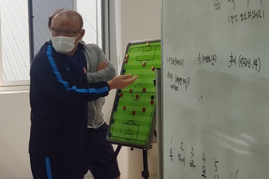 HLV Park Hang Seo và bài toán trung phong ở đội tuyển Việt Nam