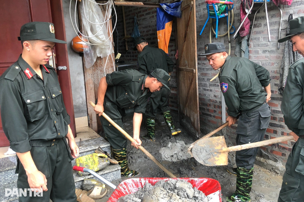 Gần 100 CSCĐ hỗ trợ người dân sau sự cố vỡ bờ đập hồ chứa nước thải - 2 Gần 100 CSCĐ hỗ trợ người dân sau sự cố vỡ bờ đập hồ chứa nước thải - 2