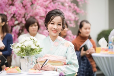 Minh Hương: Chọn lối sống bình lặng, bỏ qua nhiều cơ hội “hốt bạc"... để giữ gìn hạnh phúc