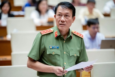 Tài xế vi phạm, CSGT có thể tạm giữ và tước giấy tờ trên ứng dụng VneID