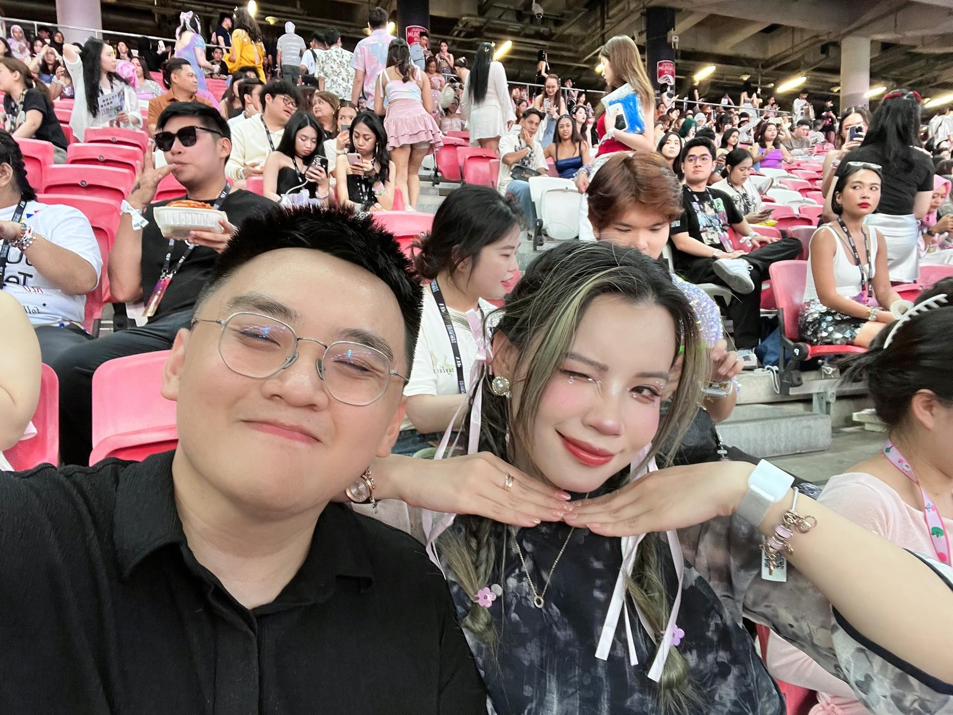 Cô gái Đà Lạt chi trăm triệu đồng sang Mỹ, Singapore xem Taylor Swift - 6 Cô gái Đà Lạt chi trăm triệu đồng sang Mỹ, Singapore xem Taylor Swift - 6