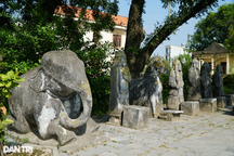 Khu lăng mộ đá cổ vị hoạn quan từng được người dân thờ sống