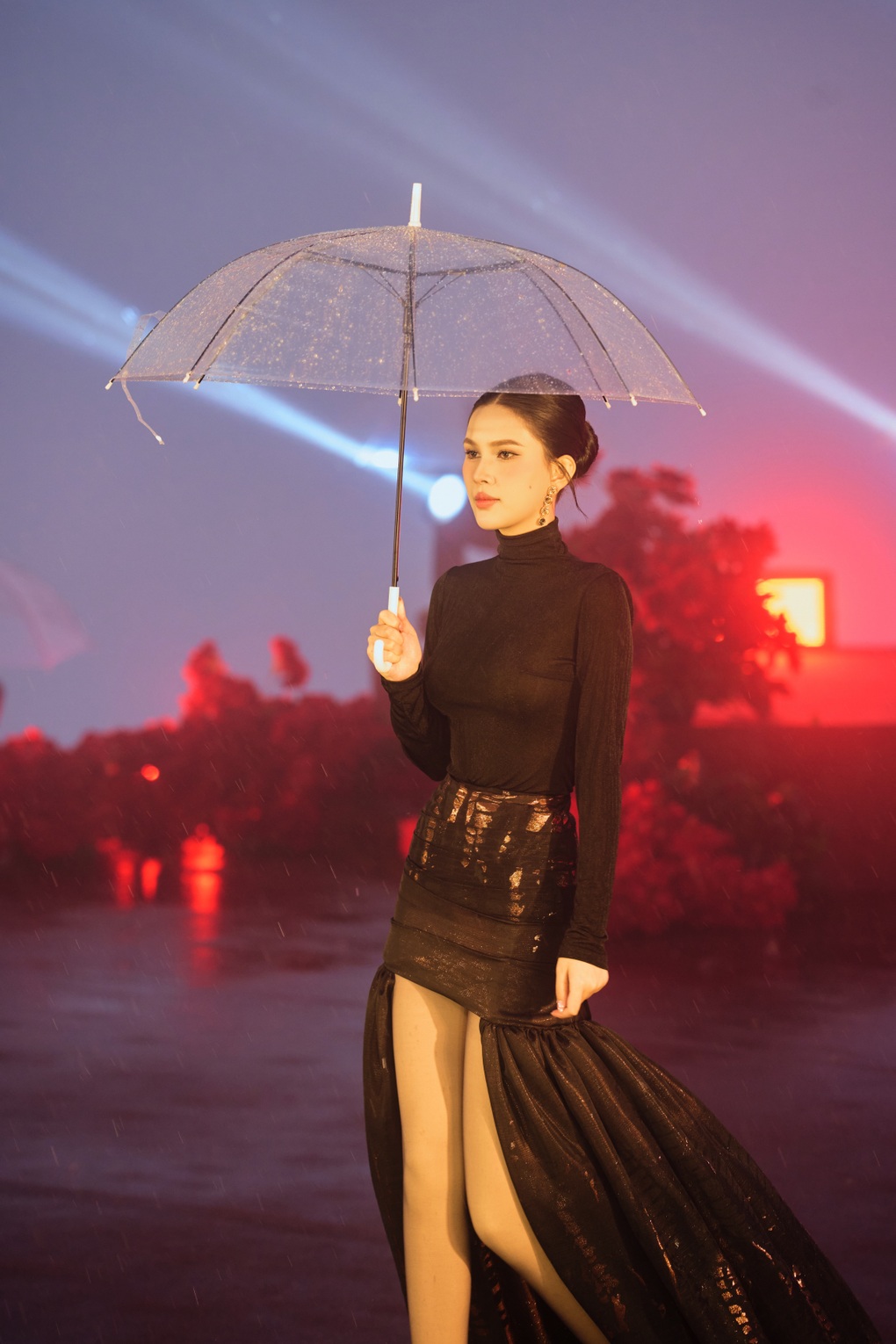 Á hậu Trái đất Việt Nam khoe vẻ đẹp trong trẻo, hé lộ cuộc sống ở tuổi 21 - 1