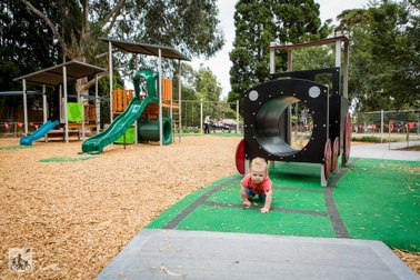 Cặp đôi du khách "để quên” con ở công viên suốt 14 tiếng mà không hay biết