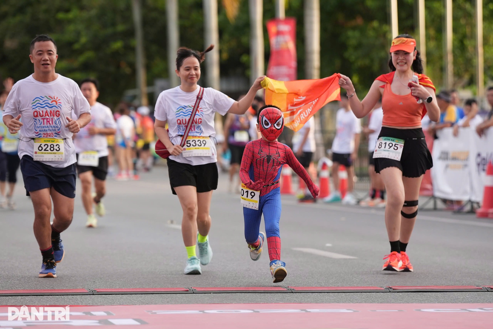 Khoảnh khắc ấn tượng, chạm cảm xúc cùng Quảng Trị International Marathon - 12
