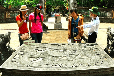 Long sàng 500 năm tuổi bảo vật quốc gia