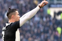 C.Ronaldo cán mốc 1000 trận trong sự nghiệp