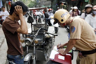 Hà Nội xử nghiêm các đối tượng giả danh thương binh lái xe ba bánh