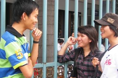 Thí sinh rạng ngời sau môn thi đầu tiên