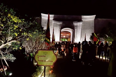 Rực rỡ Lễ hội hoa Anh Đào - Mai vàng Yên Tử 2018