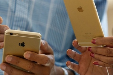 iPhone chính hãng liên tục giảm mạnh, thị trường “nóng đỉnh điểm”