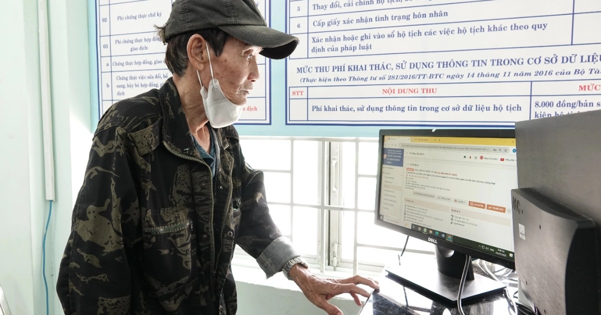 Hơn 50 năm kết hôn, cụ ông U70 chờ ngày "lịch sử" để nhận giấy chứng nhận