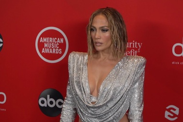 Jennifer Lopez xinh đẹp hút hồn