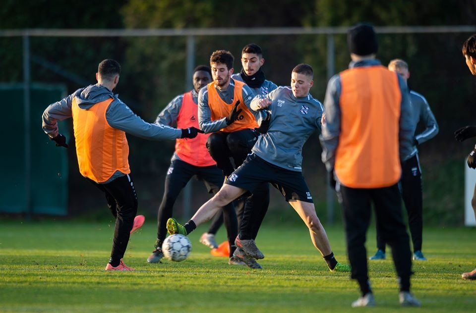 Văn Hậu tập buổi đầu tiên tại Heerenveen sau SEA Games 30 - 2 Văn Hậu tập buổi đầu tiên tại Heerenveen sau SEA Games 30 - 2