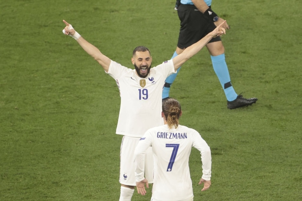 C.Ronaldo mở rộng kỷ lục, Bồ Đào Nha vất vả cầm hòa Pháp - 2 C.Ronaldo mở rộng kỷ lục, Bồ Đào Nha vất vả cầm hòa Pháp - 2