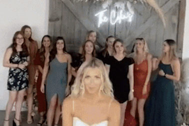 Clip: Màn giật hoa cưới “trắng trợn” gây tranh cãi