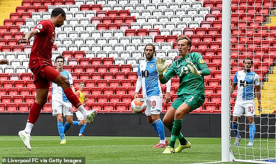 Thắng Blackburn 6-0, Liverpool sẵn sàng giành chức vô địch Premier League - 10 Thắng Blackburn 6-0, Liverpool sẵn sàng giành chức vô địch Premier League - 10