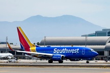 Hành khách không ngừng gửi ảnh khỏa thân, phi công dọa hủy chuyến bay ở Mỹ