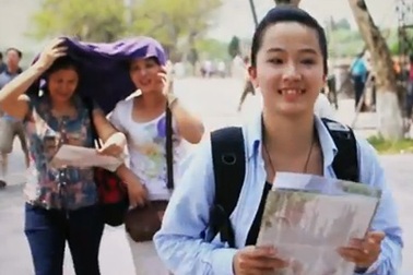 Clip dễ thương về “tình yêu sét đánh” trên đất Huế