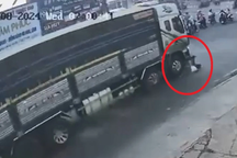 Học sinh lớp 2 tử vong trên đường đến trường ở TPHCM