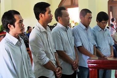 Mở lại phiên tòa phúc thẩm vụ án công an dùng nhục hình ở Phú Yên