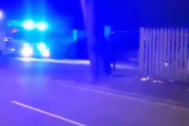 Một trạm phát sóng mạng di động tại thành phố Birmingham bị đốt phá