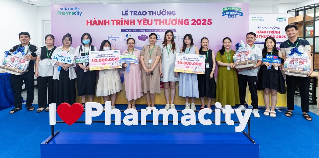 Pharmacity chăm lo sức khỏe cho các mẹ bầu với gói tài trợ gần 2 tỷ đồng - 1 Pharmacity chăm lo sức khỏe cho các mẹ bầu với gói tài trợ gần 2 tỷ đồng - 1