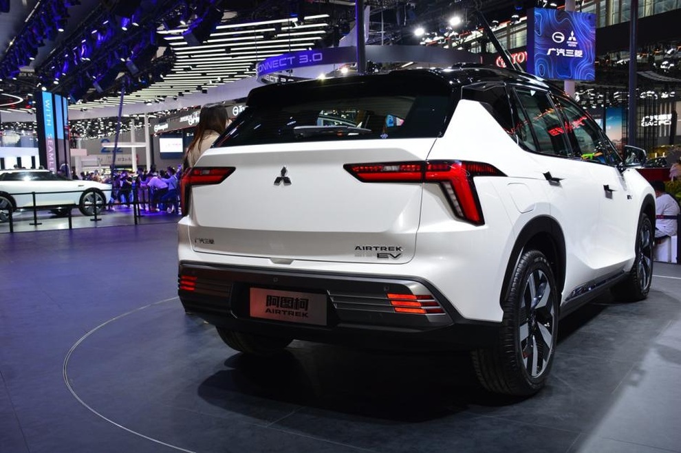 Xe điện Mitsubishi Airtrek 2022: Thiết kế Nhật Bản, ruột Trung Quốc - 8